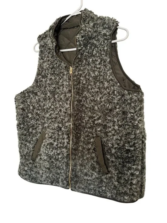 Maurices Reversible Vest Full Zip Size 0 Hunter Green Fleece Quilted Pockets EUC - Picture 9 of 11